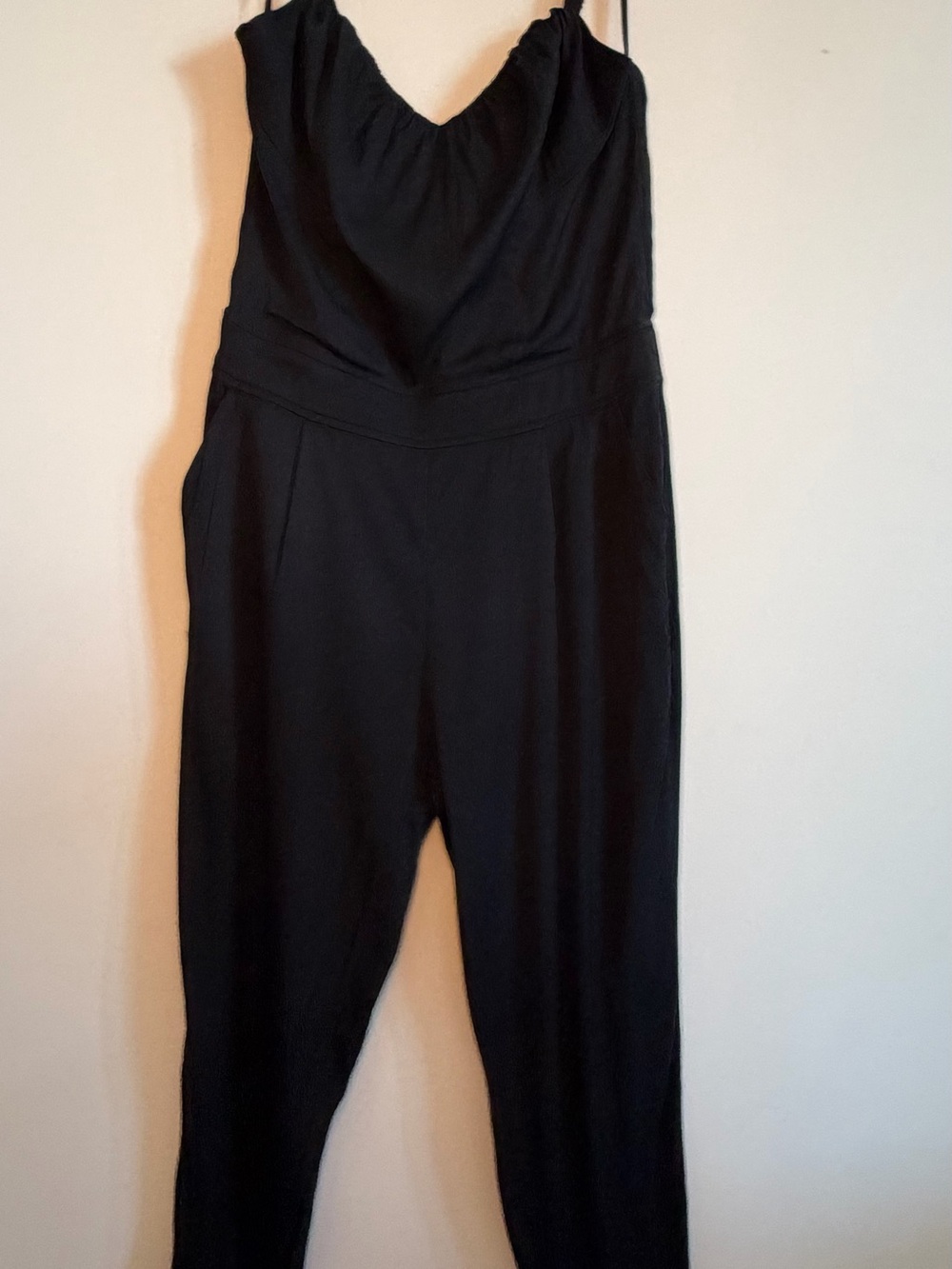 bebe Black Sleeveless V‑Neck Jumpsuit
